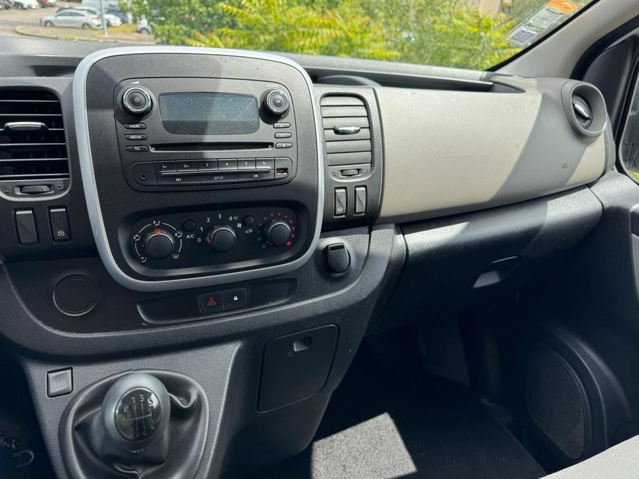 Vendo Renault trafic nove lugares