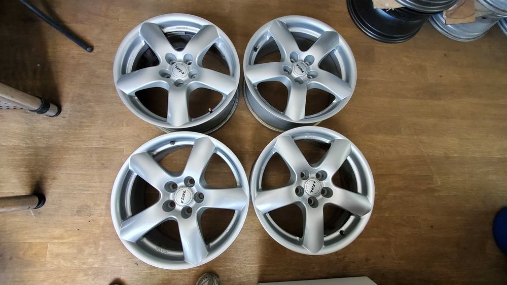 Диски 5 112 R17 Volkswagen Rial Germany ET 38