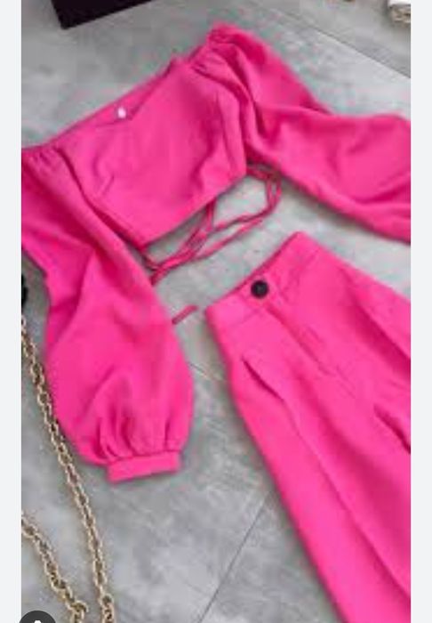 Костюм топ.  Лот костюмів. Спортивний костюм