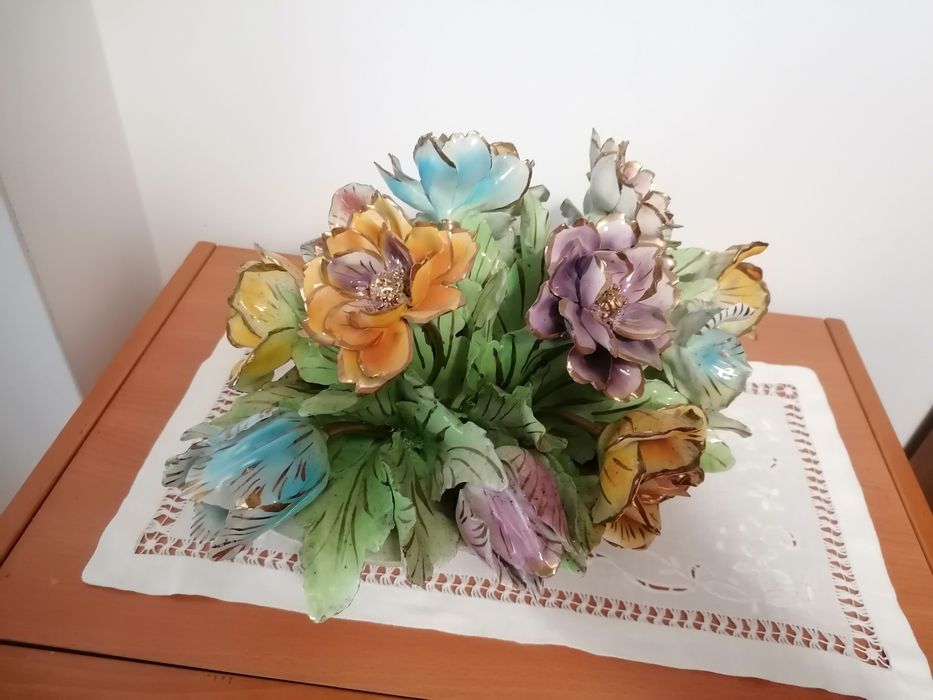 Floreira em porcelana