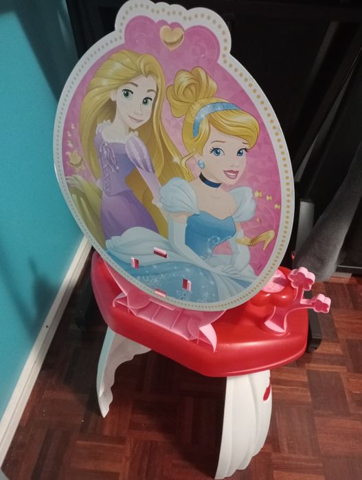 Tocador de princesas com banco