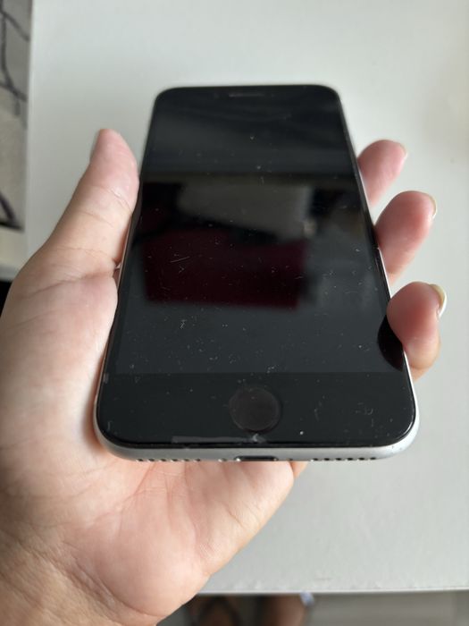 Iphone SE 2020 bateria a 75%