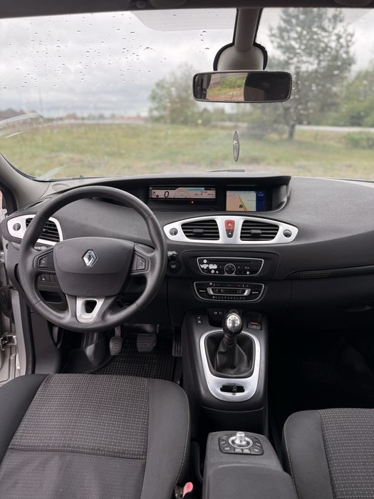 Продам Renault Scenic 2010