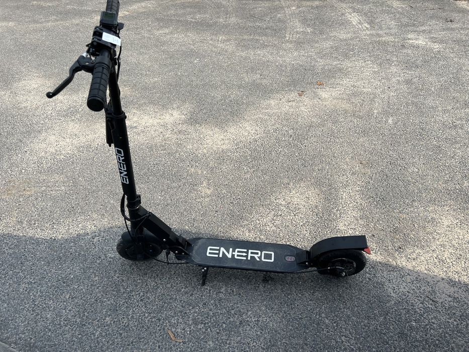 Hulajnoga elektryczna enero DIOSA czarna 250W