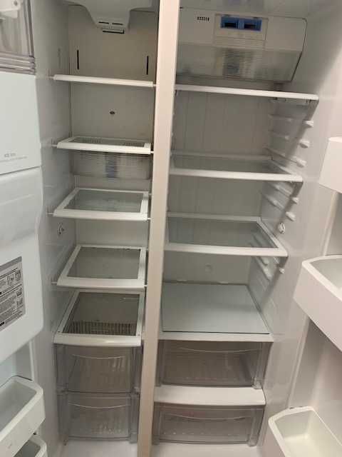 Frigorifico americano LG com 358l (refrigeração); 195l (congelação)