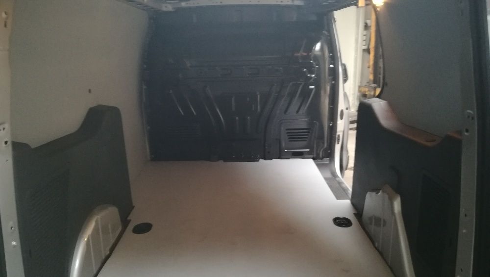 Zabudowa busa do Renault KANGOO L1