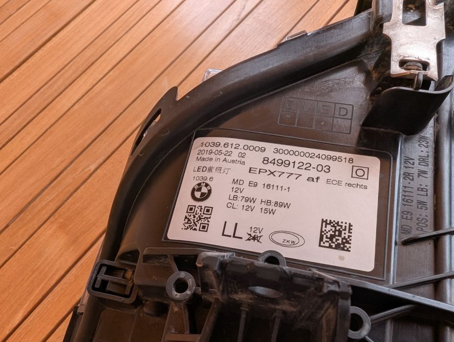 Farol BMW serie 5 G30 G31 - Adaptive LED - Direito