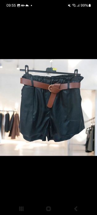 Damski  spodenki z ecoskóry  czarne