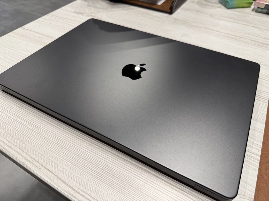 Продам Makbook Pro