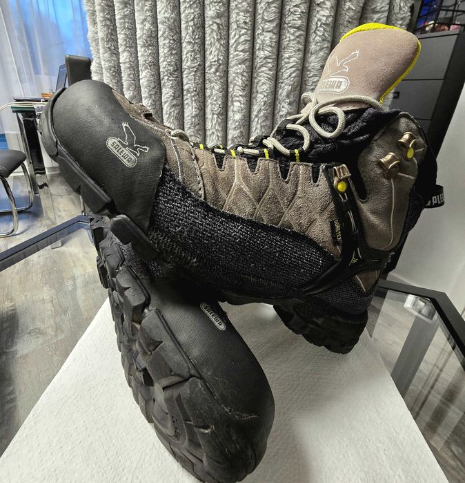 Wysokie męskie buty  Salewa M Alp TRAIN MID GTX PELL ROZM. 42