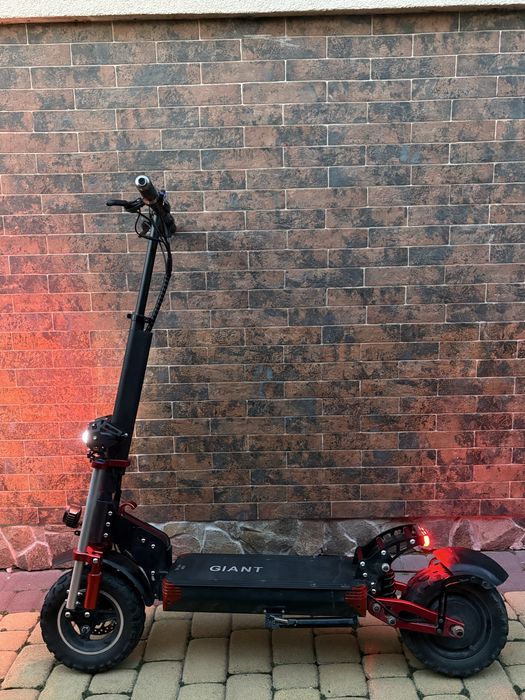 Електросамокат Giant Outlander m11 pro