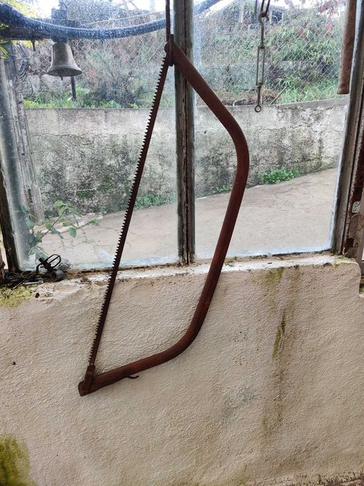 Serra de madeira manual