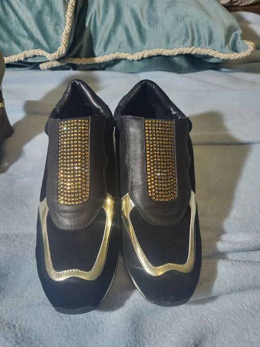 Кроси  LIU JO 37 розмір натуральний замш зі шкіряними витавками та уст