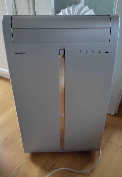 Klimatyzator przenośny Sharp, model CV-P09FR (używany).