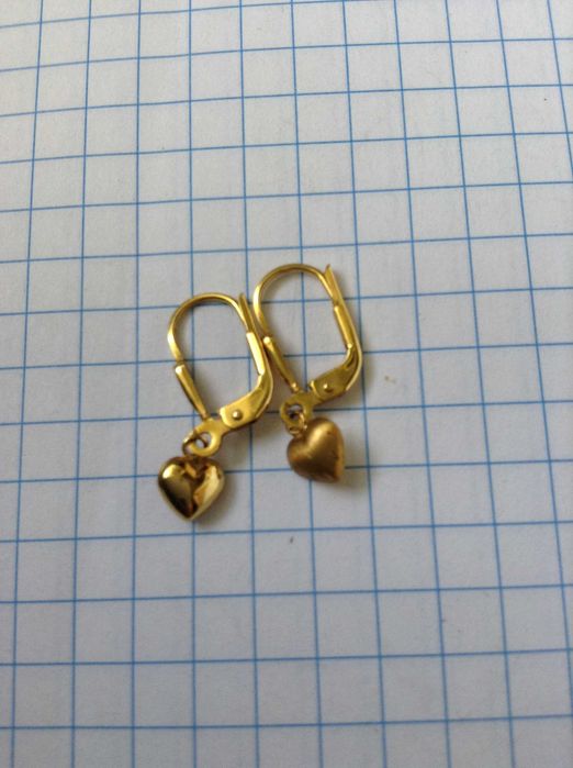 Серьги золото 333 детские интересные. 0.95 грамм.
