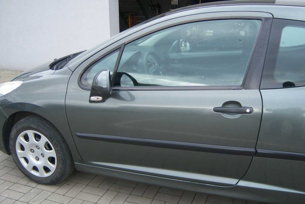 Peugeot 207 3D drzwi klapa zderzak kolor EZQC