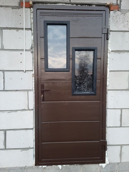 Drzwi z płyty warstwowej do szopy piwnicy bramy wjazdowe i garażow