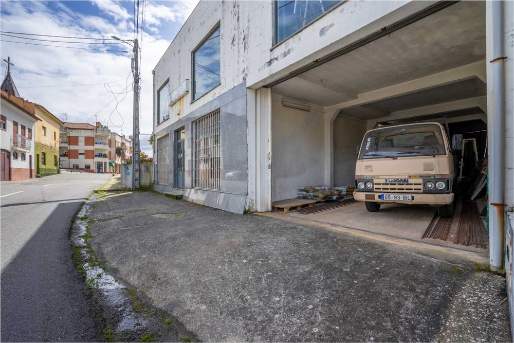 Judibruno – Espaço Comercial com Armazém | Aguada de Baixo