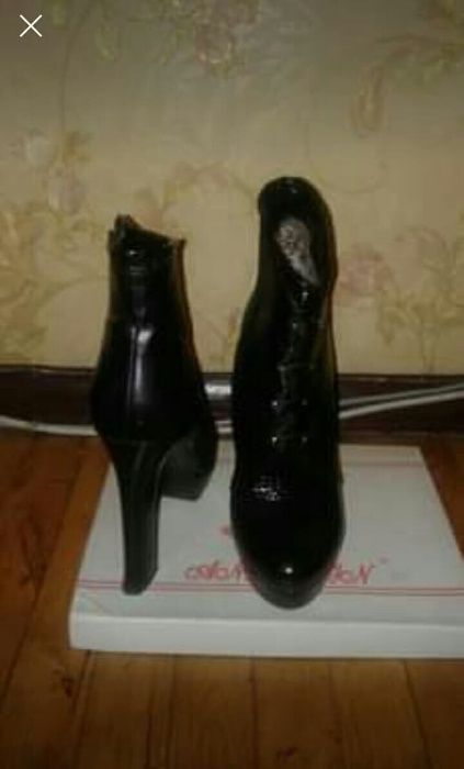Продам ботильоны на каблуке