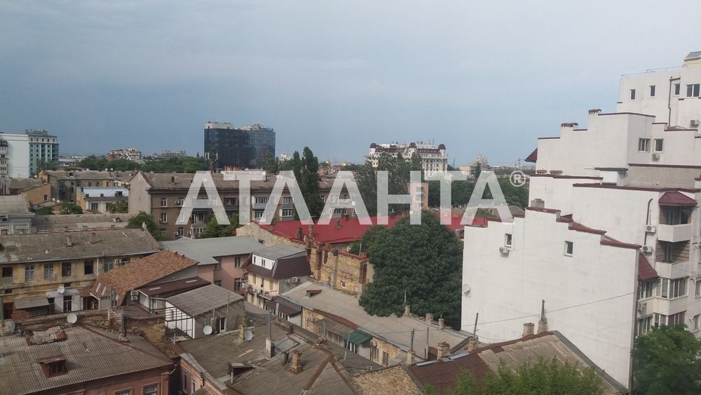 2 комнатная квартира в новом доме в центре/Привоз.