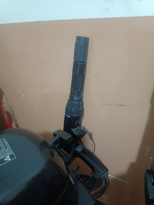 Лодочный мотор Suzuki 9.9 четыре такта