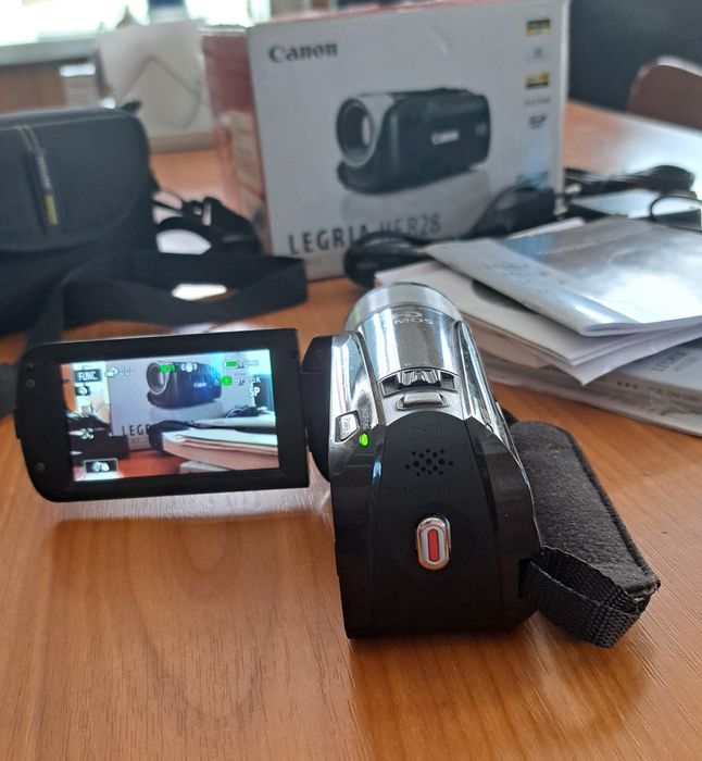 HD-відеокамера Canon LEGRIA HF R28