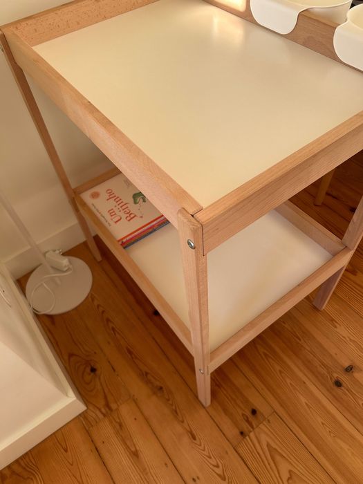 Trocador IKEA e acessórios