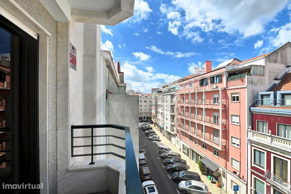 ApartamentoT3 frente Jardim da Parada em Campo de Ourique para arrenda