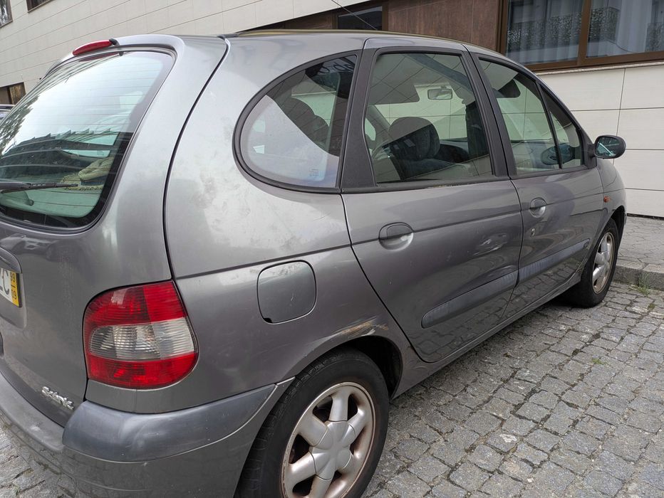Renault Scénic — fotografia 9