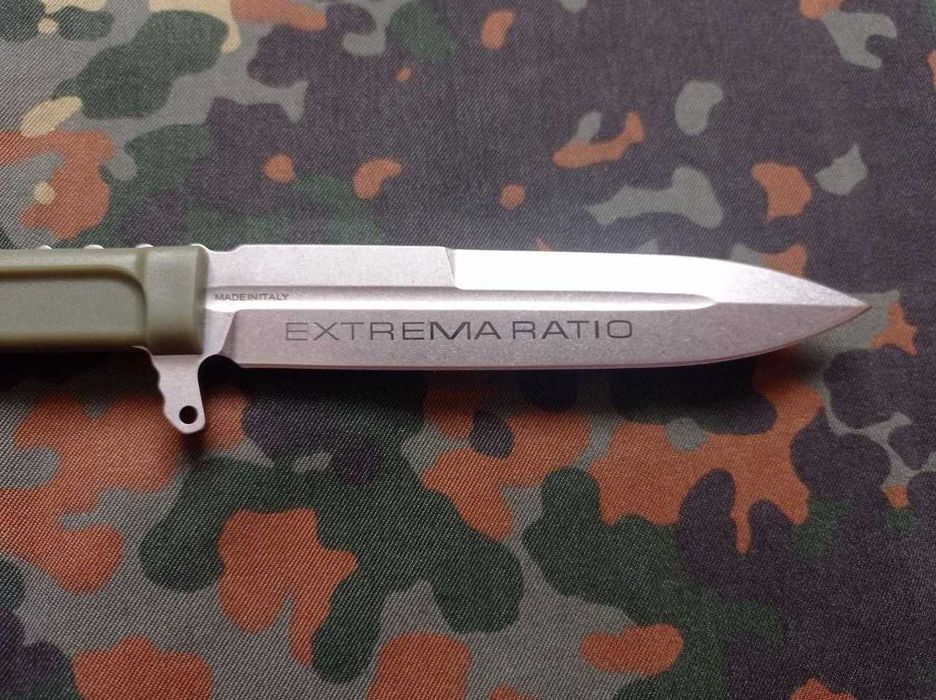 Туристичний мисливський ніж Extrema Ratio Requiem Green 23.8см,тактичний похідний ніж з гравіюнням Extrema Ratio,пластикові ножни з кріпленням MOLLE