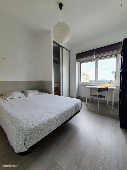 Quarto - localizado em Montes Claros Coimbra