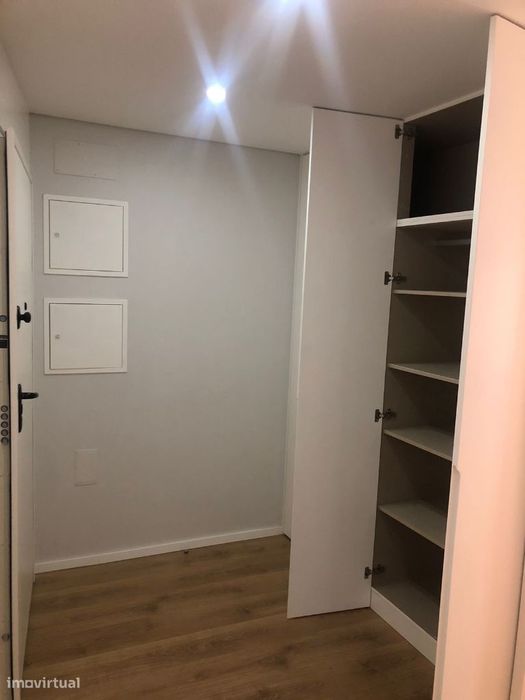 Apartamento T2 c/ terraço e churrasqueira no Centro de Braga.