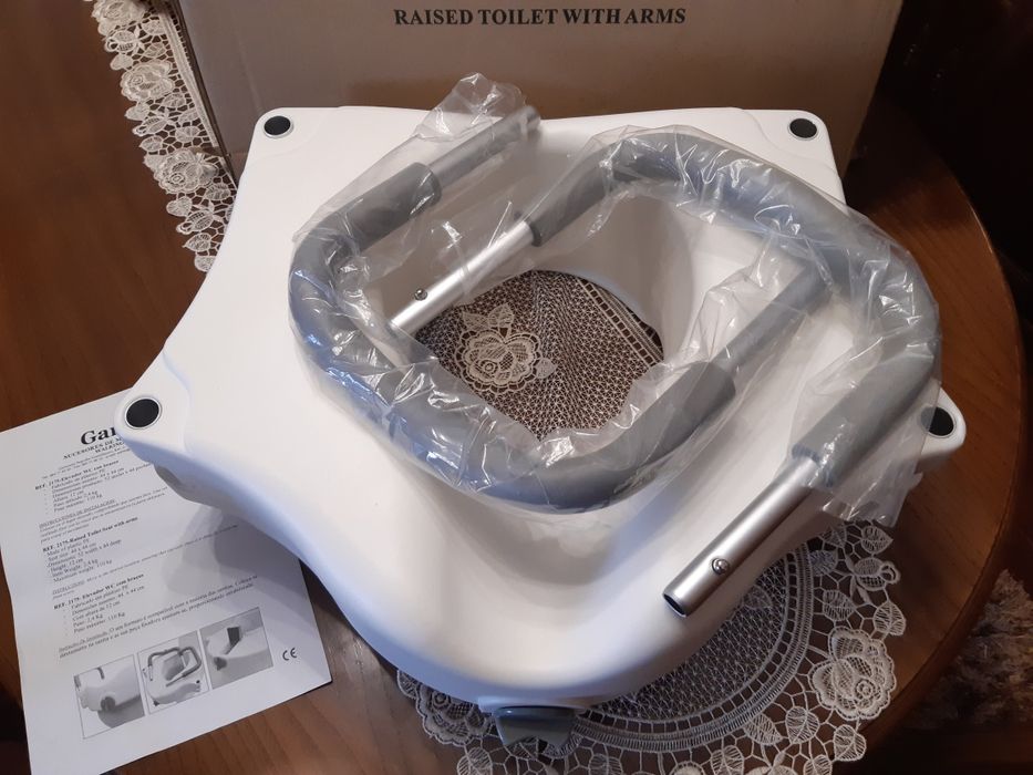Vendo elevador WC com braços novo da marca García