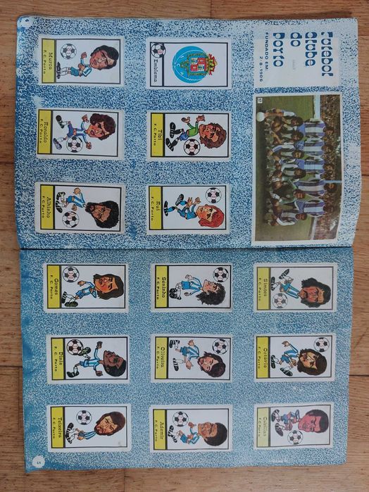 Caderneta de caricaturas jogadores da 1.ª divisão 1976-77 - Completa