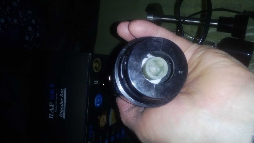 Продам Блендер в хорошем состоянии.