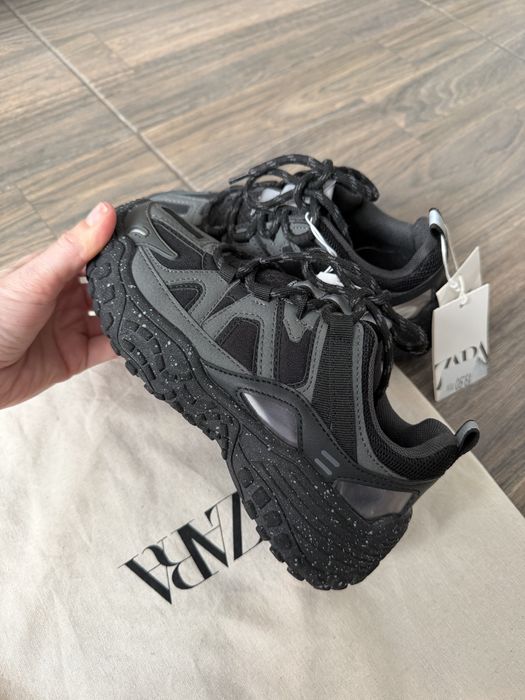 дитячі кросівки ZARA 32