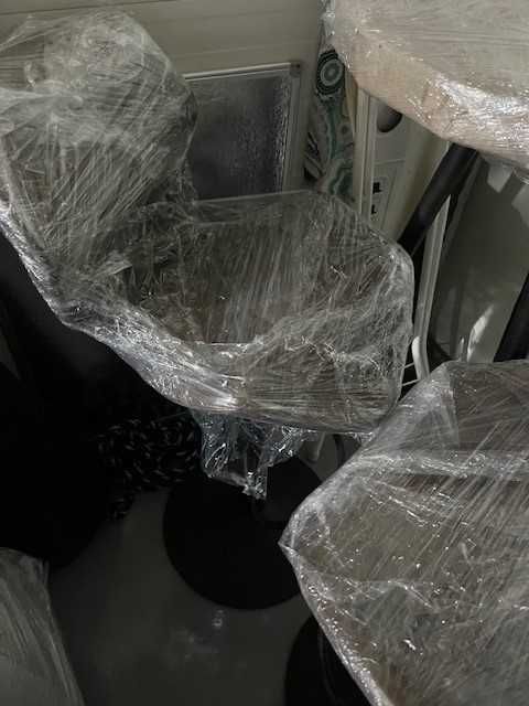 Mesa de cozinha com cadeiras