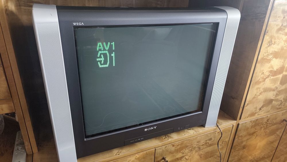 Telewizor CRT Sony WEGA Trinitron 100Hz / do retro konsol