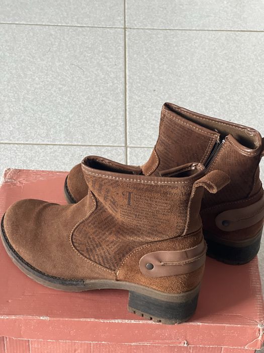 Vendo botas de camurça