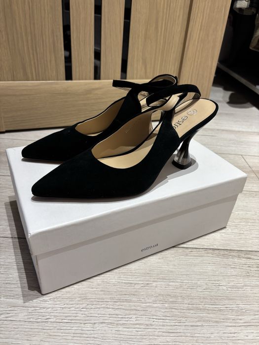 Estro босоніжки на каблуку