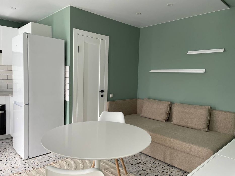 Таунхаус Aura Village, Віта Поштова