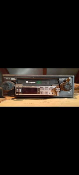 Radio firmy Panasonic  pierwszy z modeli z wyświetlaczem