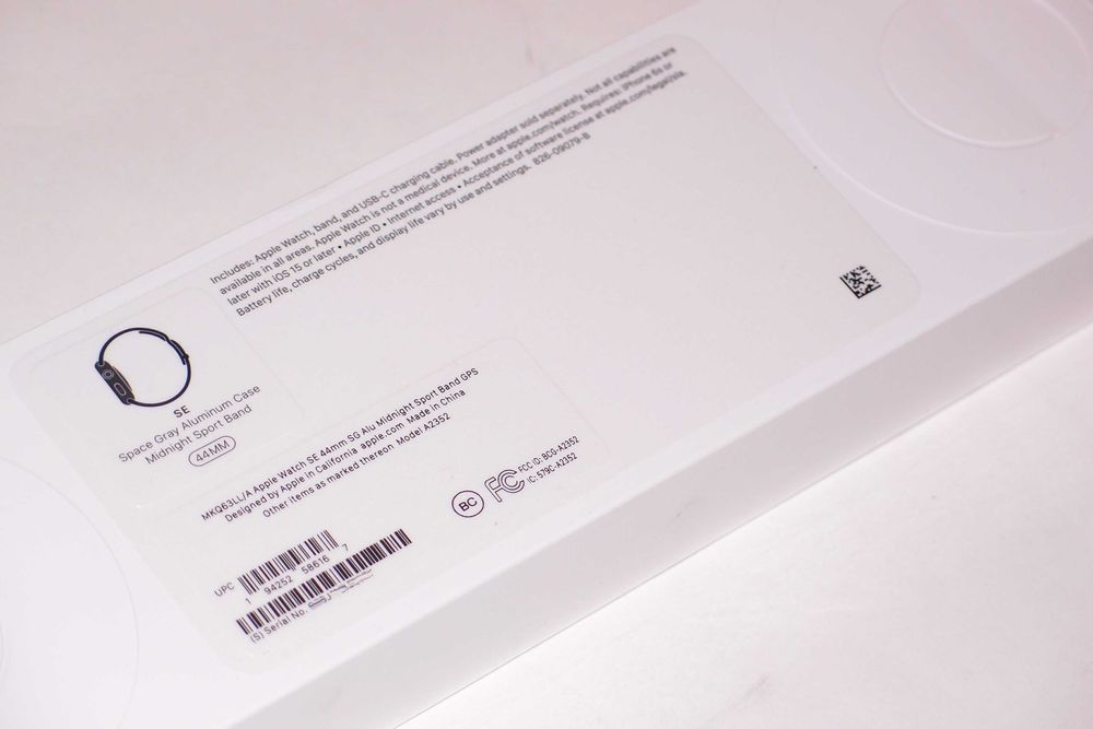 Годинник новий Apple Watch Series SE 44mm Space Grey