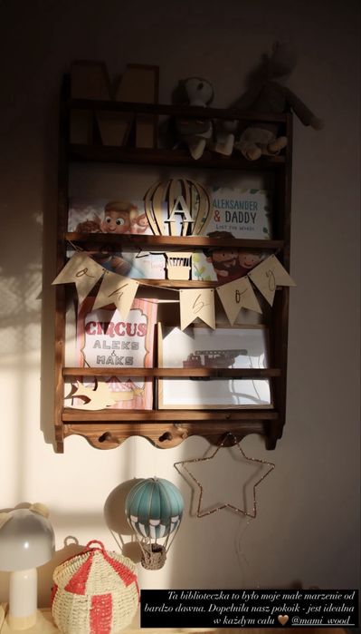 Drewniana biblioteczka z wieszakami / półka na książki vintage