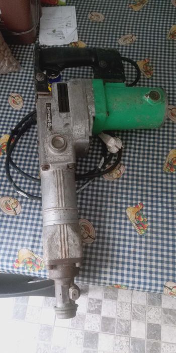 vendo martelo eletrico hitachi a funcionar na perfeiçao
