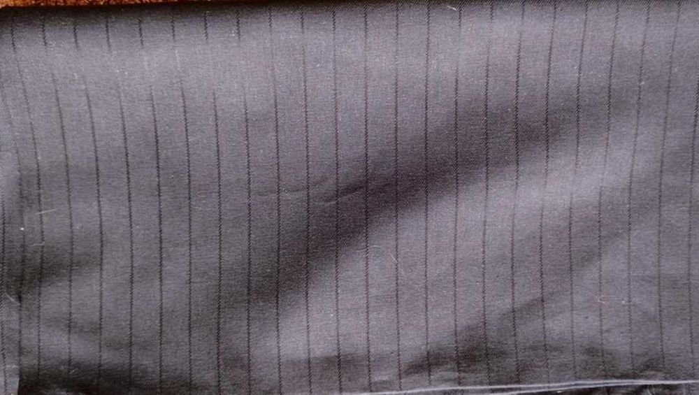 Kupon materiału czarny