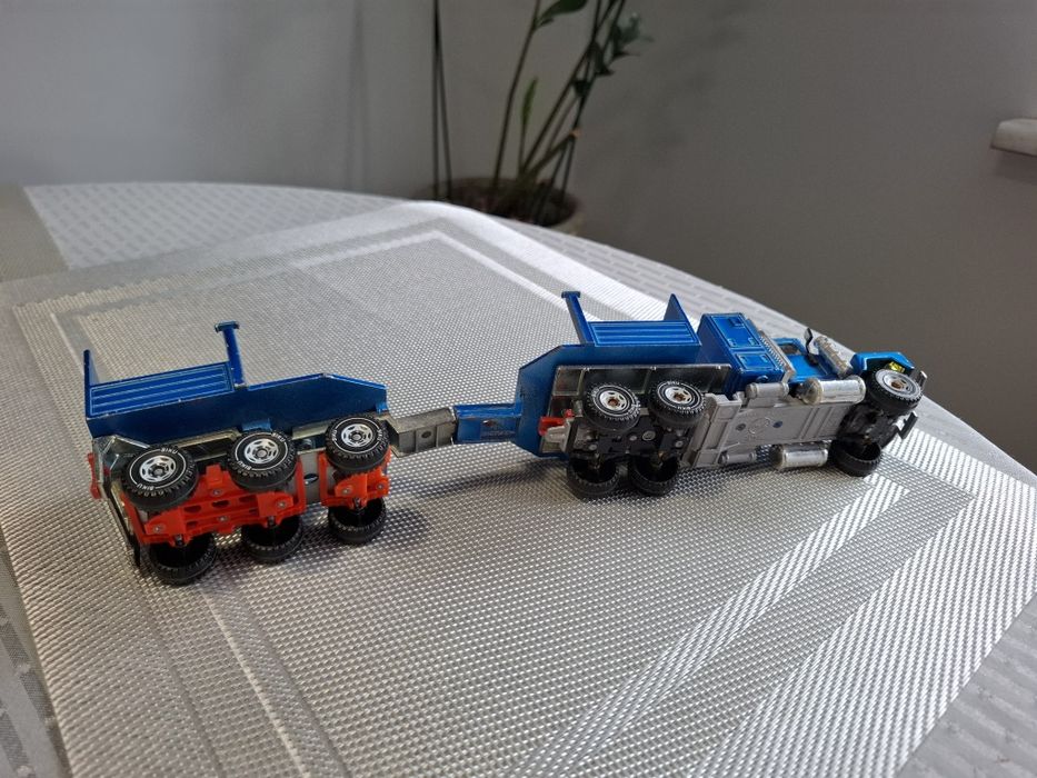 Siku mack transporter skala 1:55