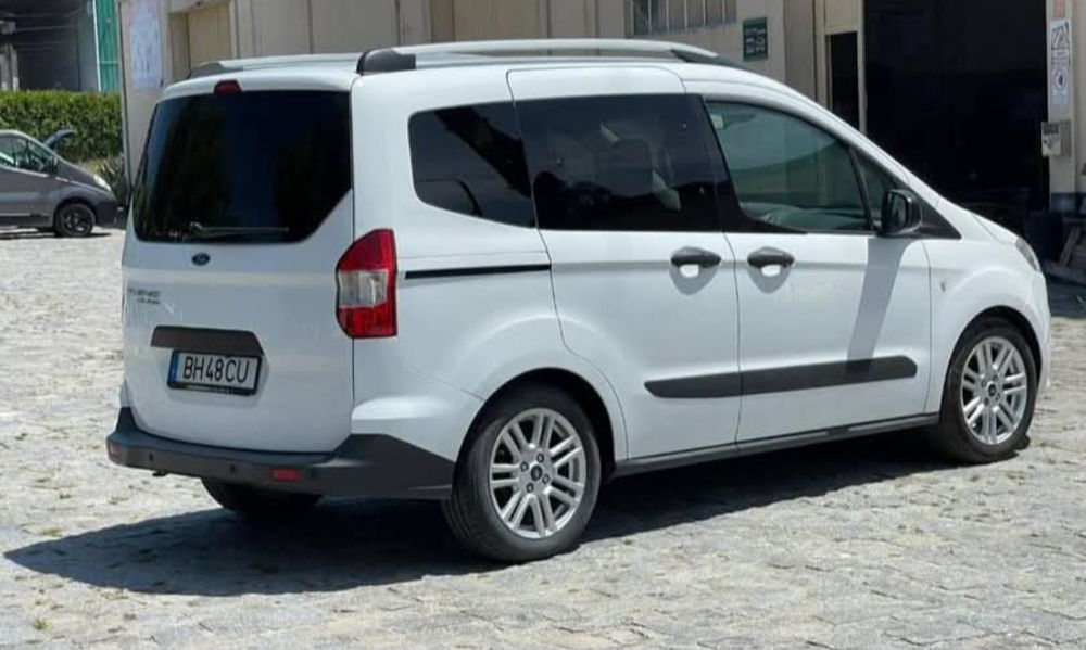 Ford Tourneo Courier 1.5 2020 com 59 Mil Kms