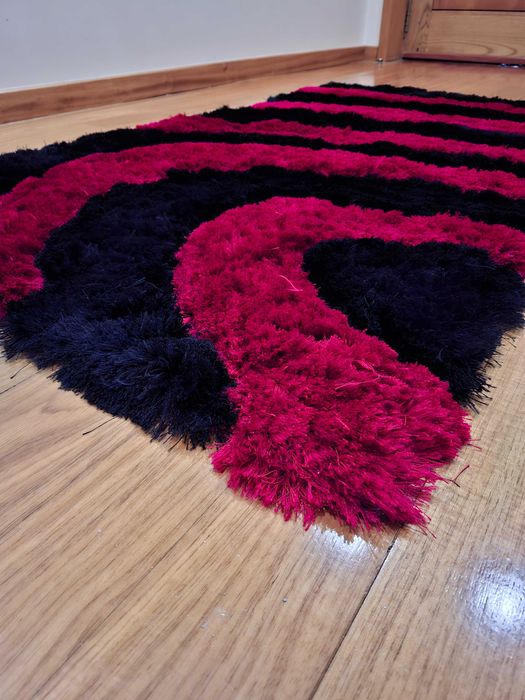 Conjunto 3 carpetes de pelo alto em segunda mão mas em ótimo estado