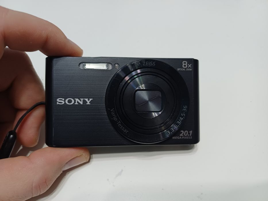 Sony W830 kompaktowy aparat cyfrowy